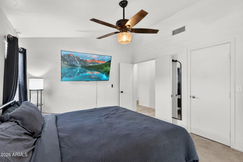 20-web-or-mls-17W Vaughn Ave