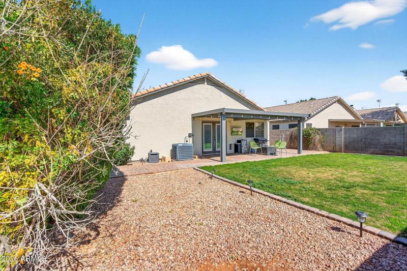 31-web-or-mls-32W Vaughn Ave