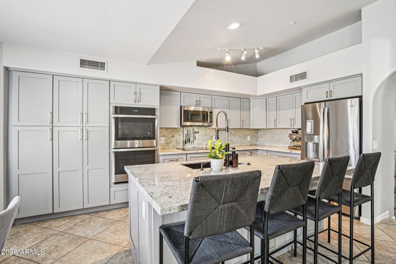 23-web-or-mls-N 128th Pl-S2102-023