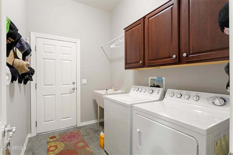 39-16385 W Glacier Ct