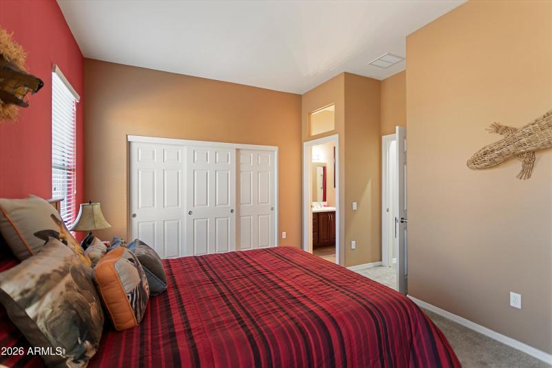 33-16385 W Glacier Ct