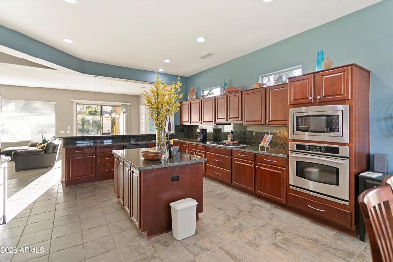 23-16385 W Glacier Ct