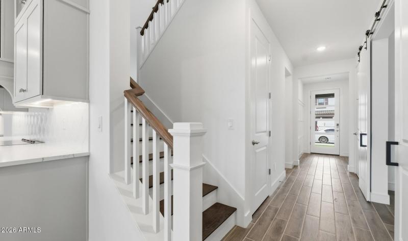 Viviendo Lot #26 Foyer (1) (Large)