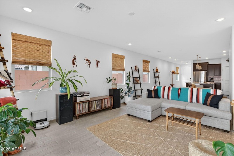 004_6-web-or-mls-6-web-or-mls-33w_sunlan