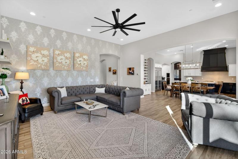 016_21-web-or-mls-35e_melissa_pl_524