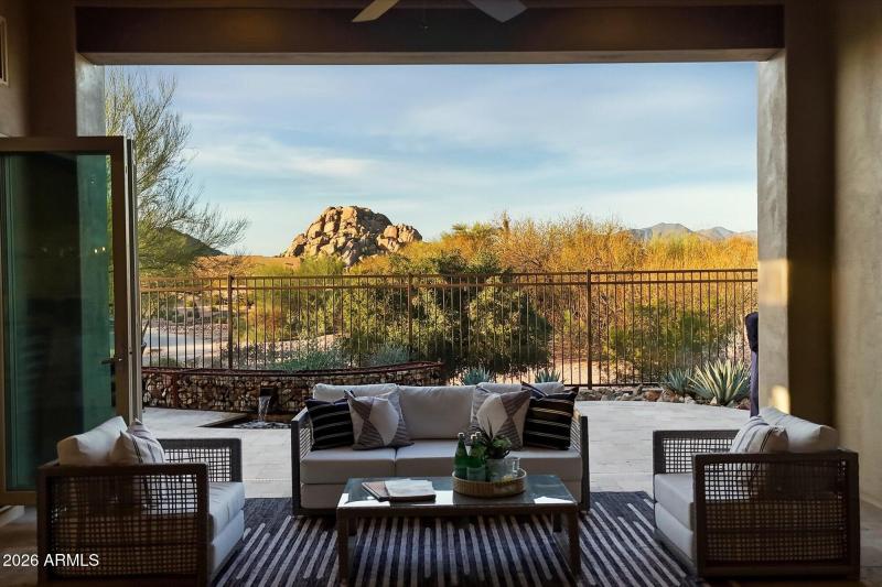 Desert View Patio & Backyard