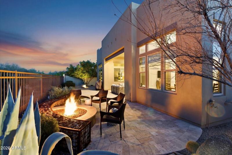 Backyard Fire Pit Lounge