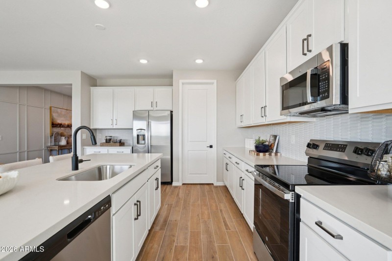 17-web-or-mls-Homesteaders Rd-S2002-017