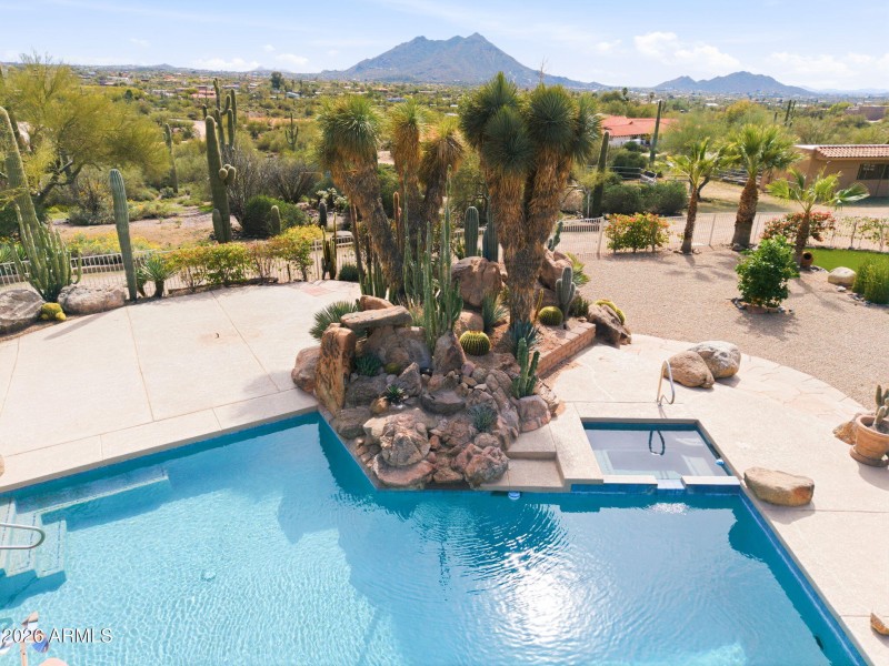 6601 E Willow Springs Ln N