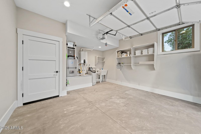 Extra Garage/Utiltiy