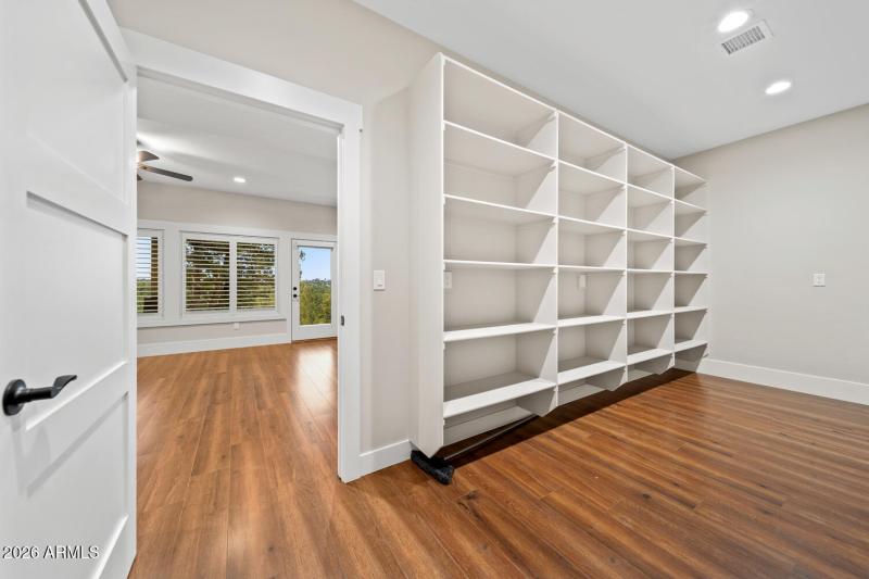 Extra Storage/Worksop/Craft Area