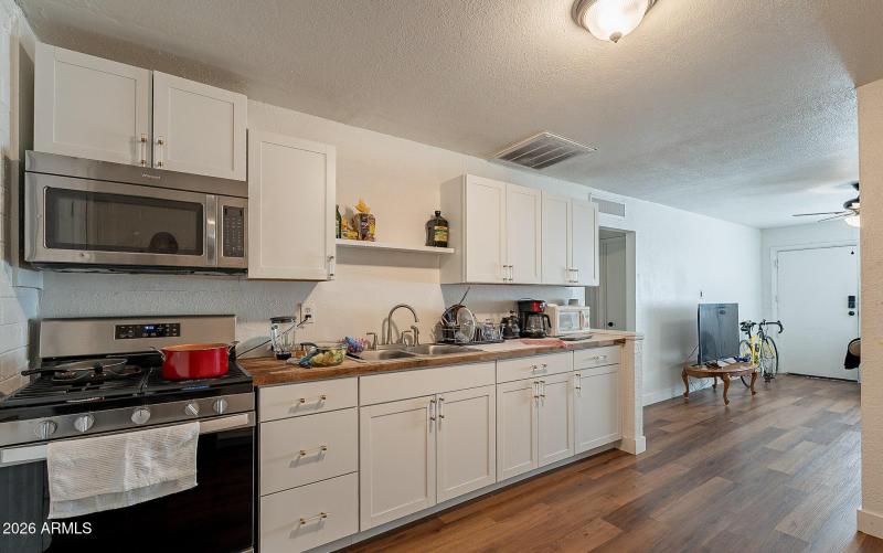 20230309221231439993000000-o