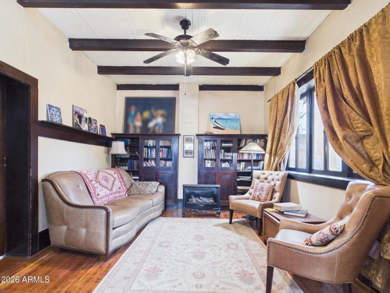 CAM03379G0-PR0182-STILL007