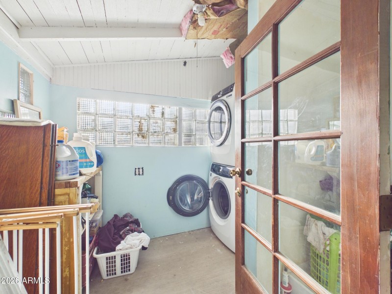 CAM03379G0-PR0182-STILL017