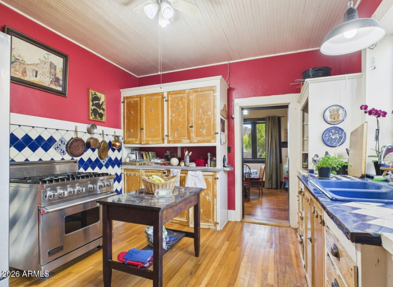 CAM03379G0-PR0182-STILL022-001