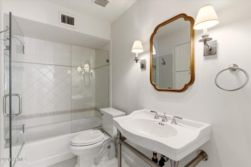 Remodeled Primary Bath w/ Tub