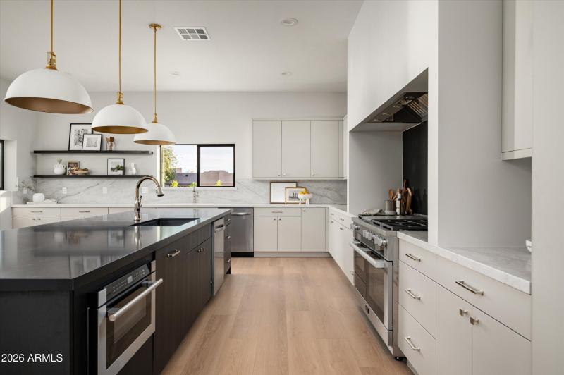 16-7121ELarkspurDr-16