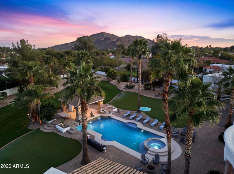 Paradise Valley Resort