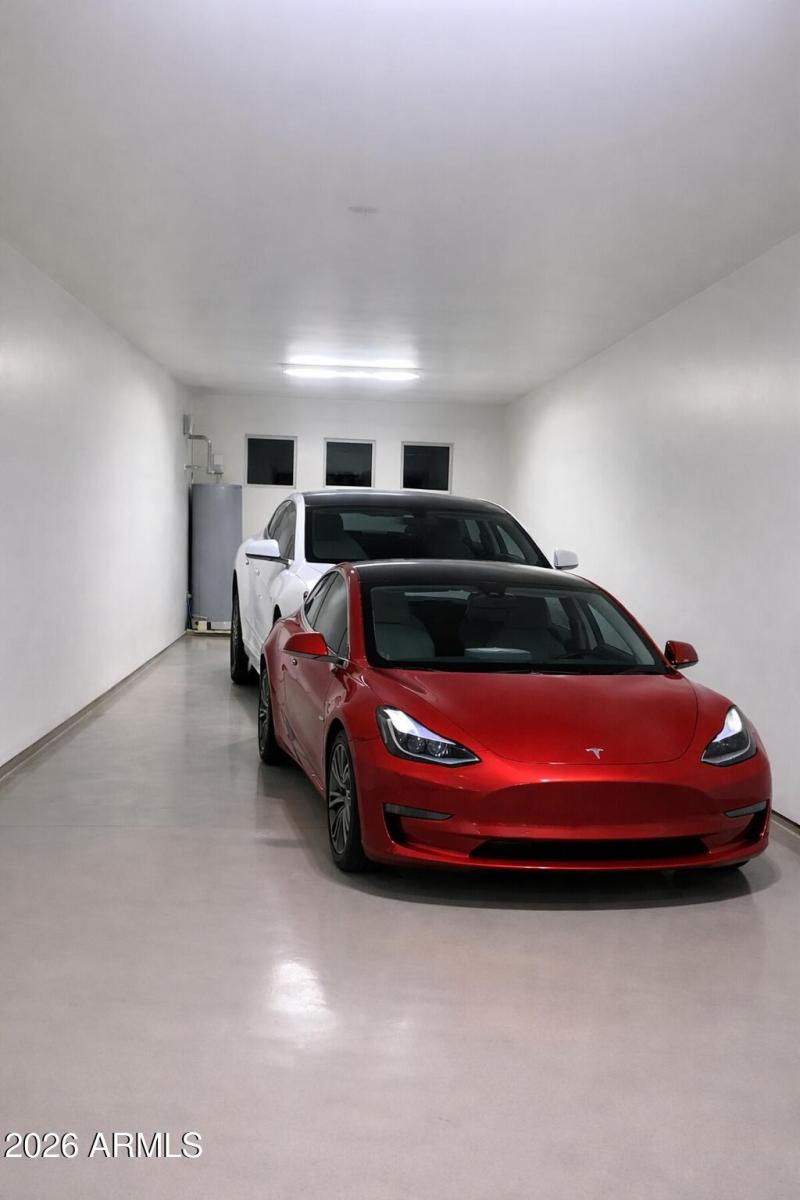 Garage 2 Paradise LN