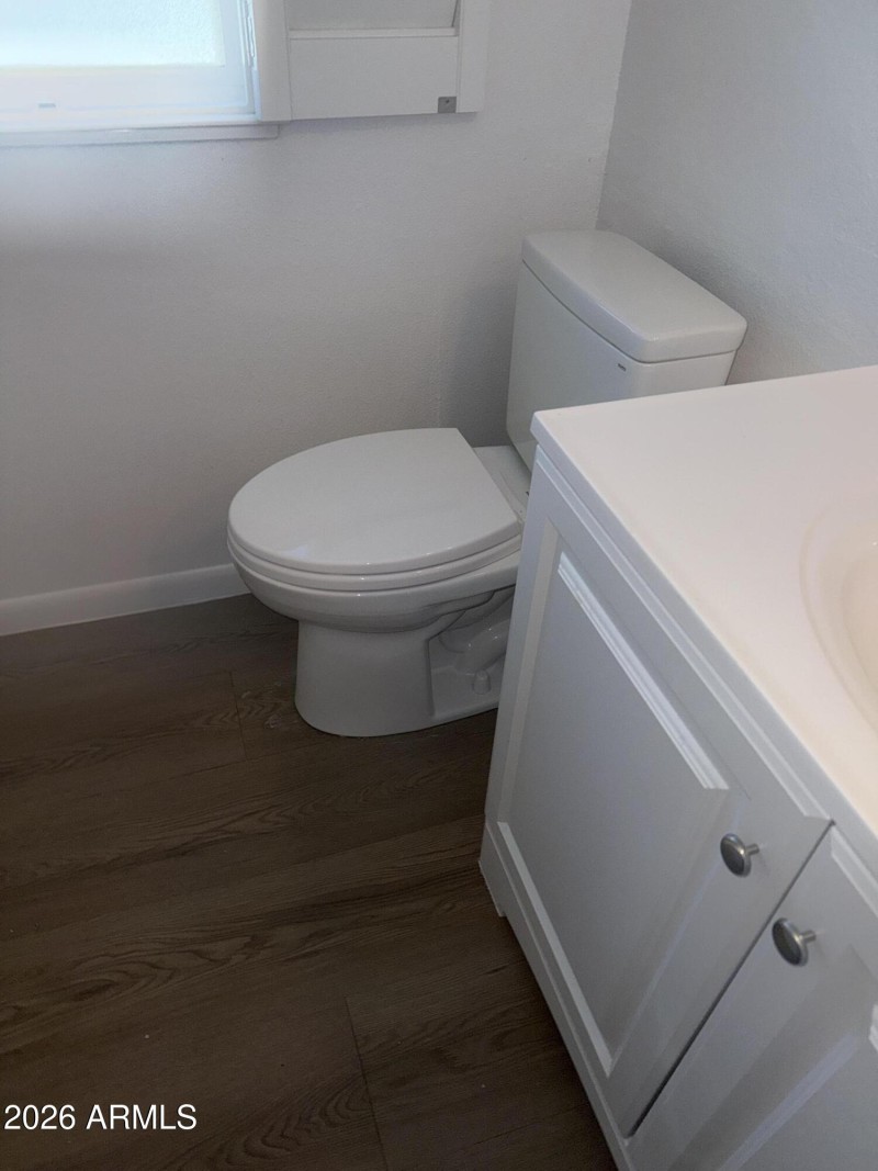 master bath w/walkin shower