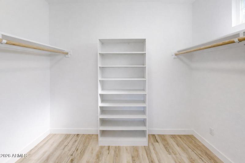 Primary suite closet