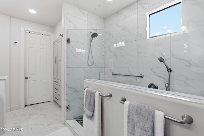 Amazing large walk-in Tile Shower