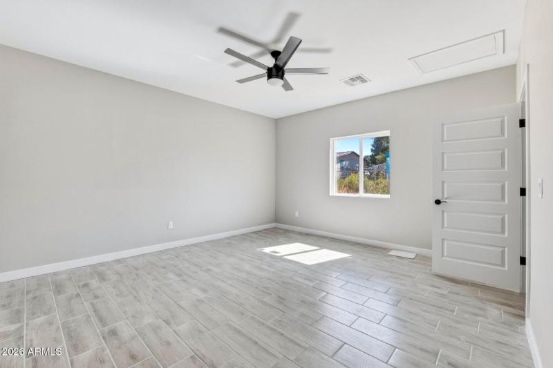 240 Valerie Lane-082101