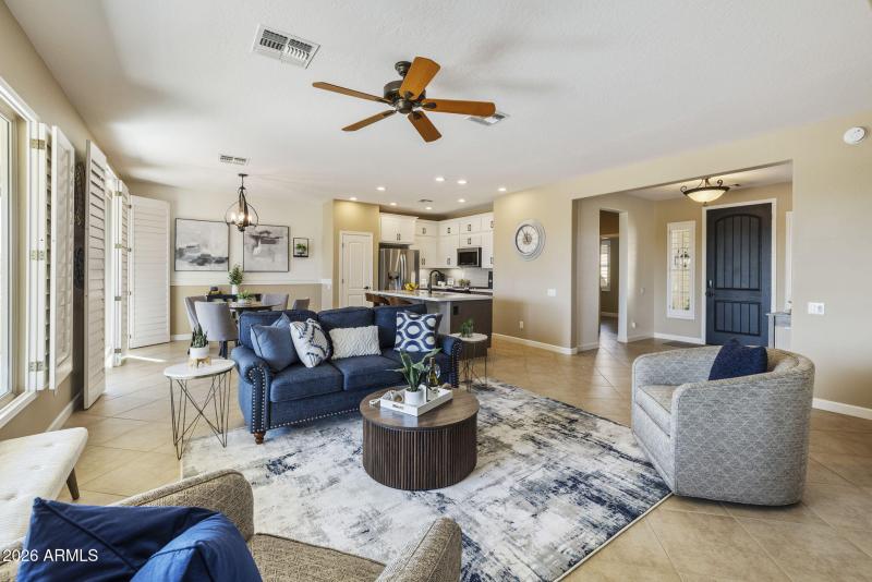 8-23225 N Hank Raymond Dr