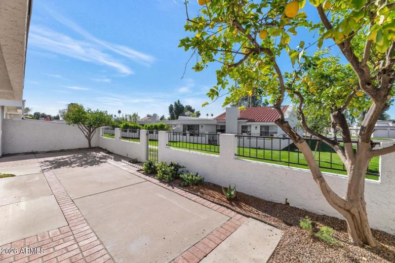 8151 E Del Joya Dr-large-022-024-TOD7940