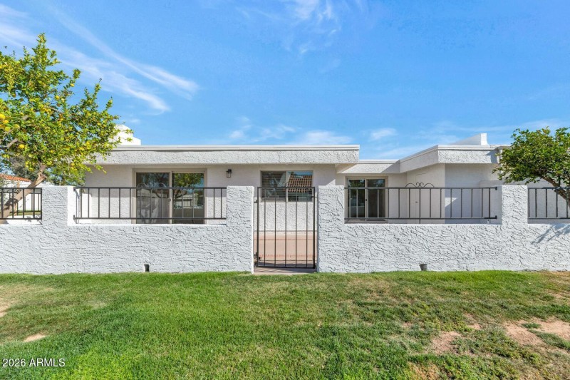 8151 E Del Joya Dr-large-025-002-TOD7942