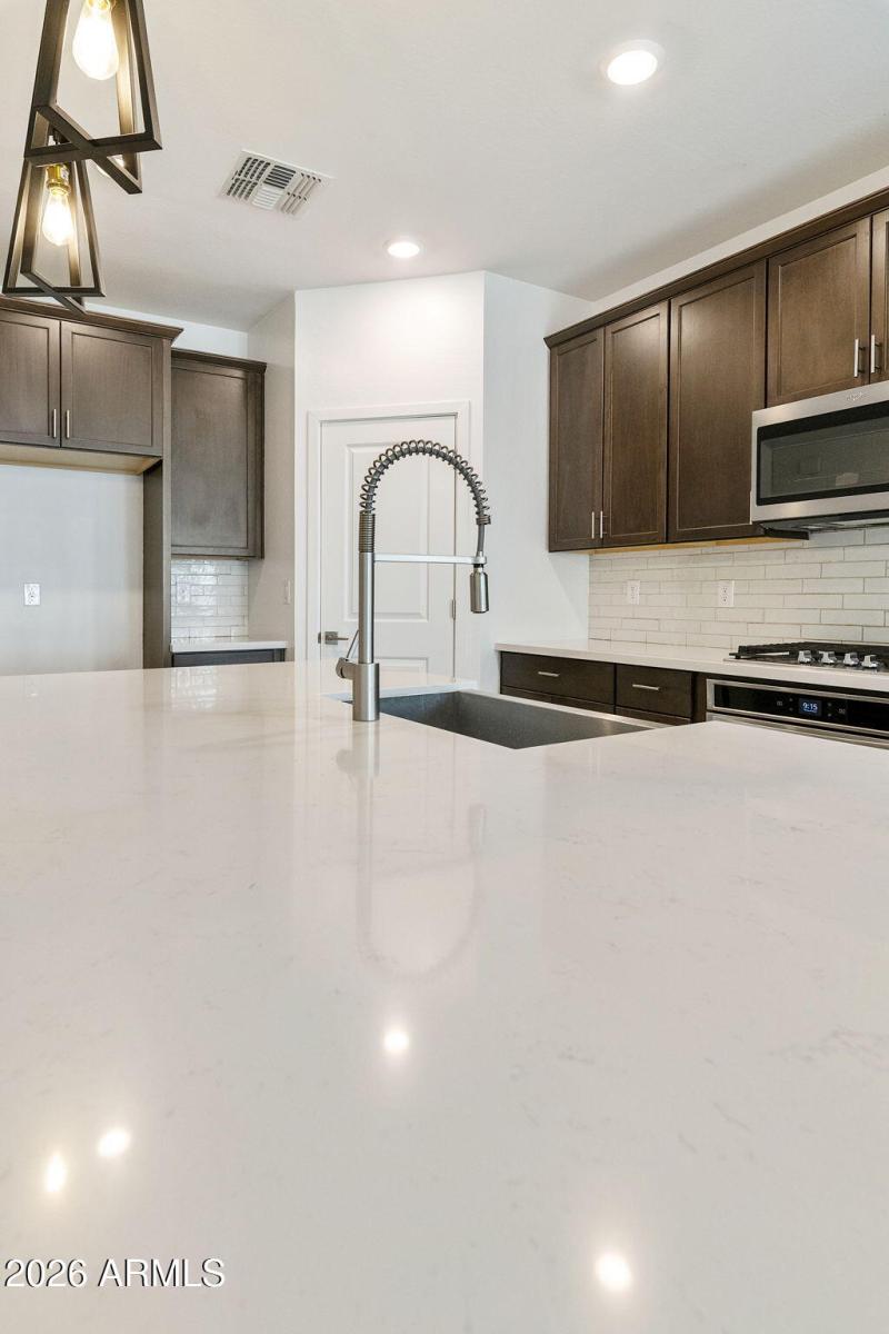 37-web-or-mls-DLB_7840