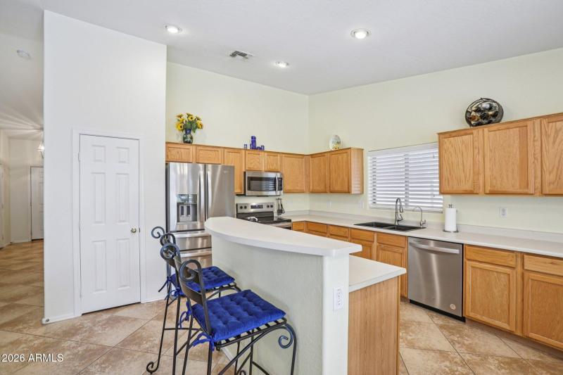 11-web-or-mls-E Aloe Pl-S2702-011