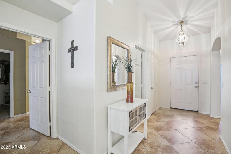 16-web-or-mls-E Aloe Pl-S2702-016