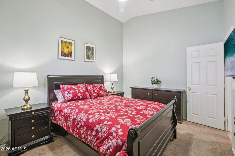 19-web-or-mls-E Aloe Pl-S2702-019