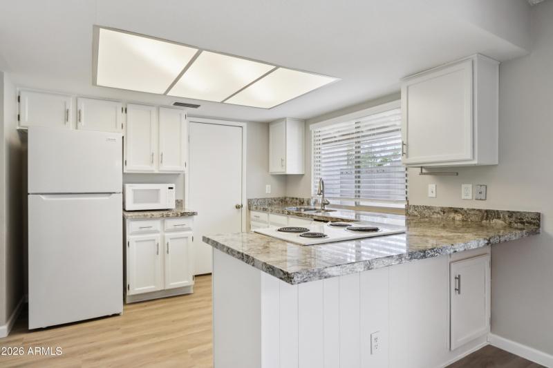 13-print-W Continental Dr-S2702-013