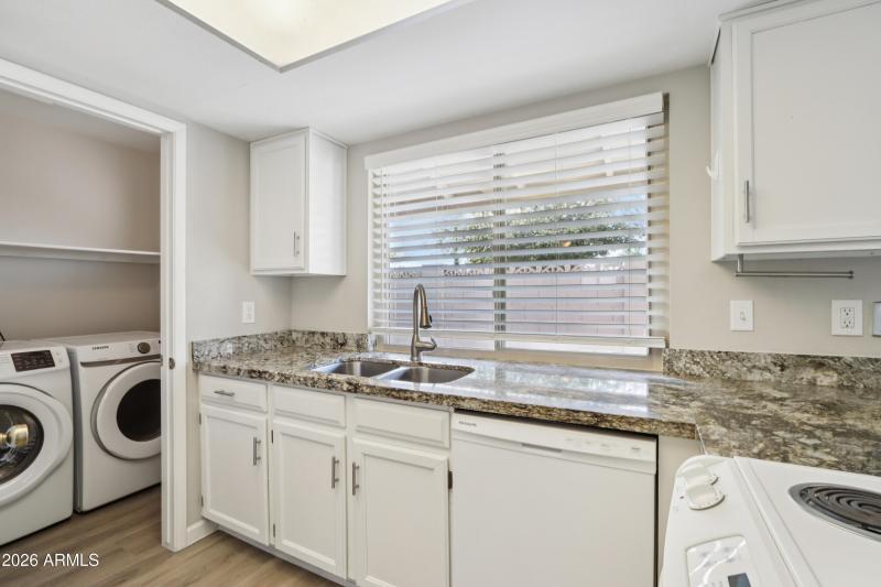 16-print-W Continental Dr-S2702-016