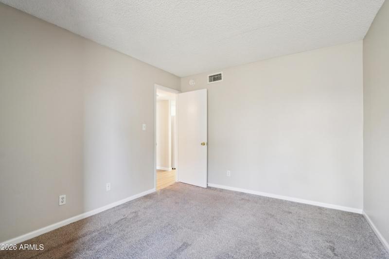 21-print-W Continental Dr-S2702-021