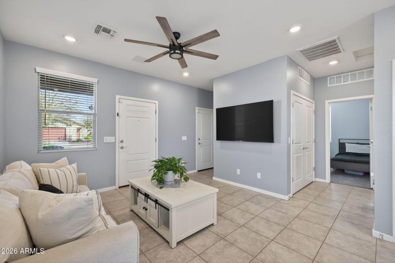 4-web-or-mls-3581 E Appaloosa Dr, San Ta