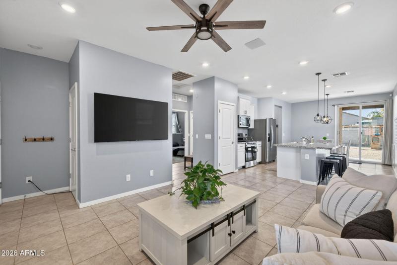 6-web-or-mls-3581 E Appaloosa Dr, San Ta