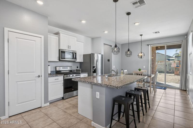 8-web-or-mls-3581 E Appaloosa Dr, San Ta