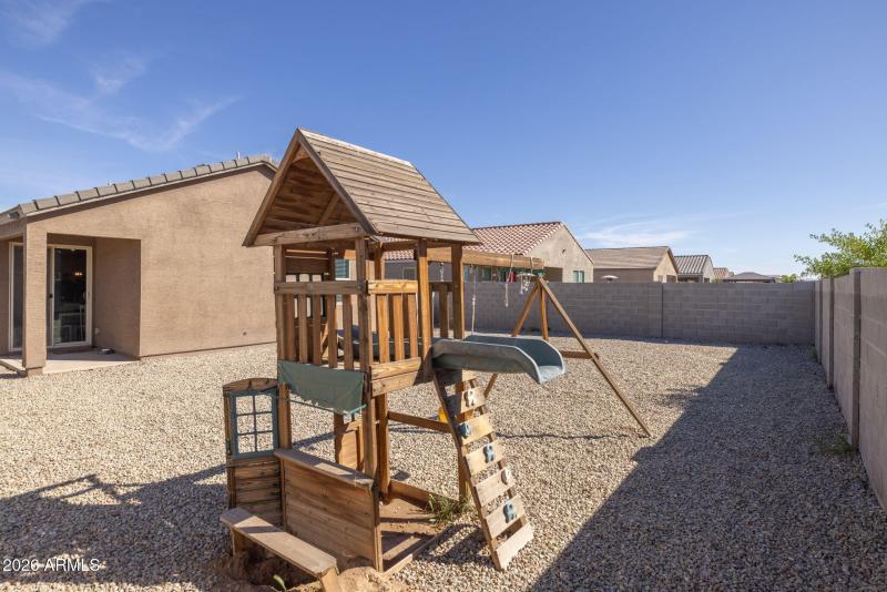 27-web-or-mls-3581 E Appaloosa Dr, San T