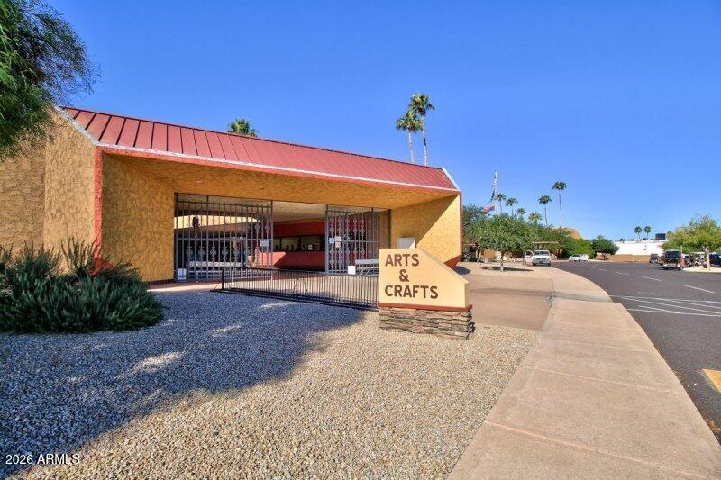 Arts & Crafts Studio