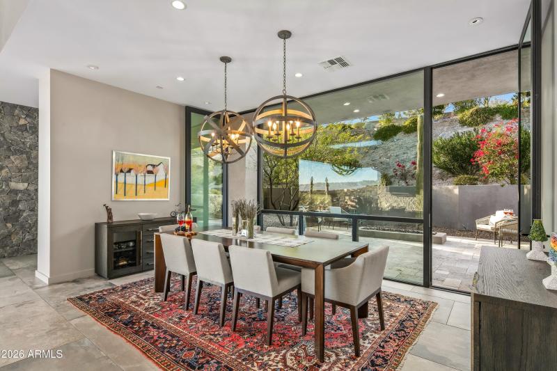 028_DINING ROOM WITH PATIO