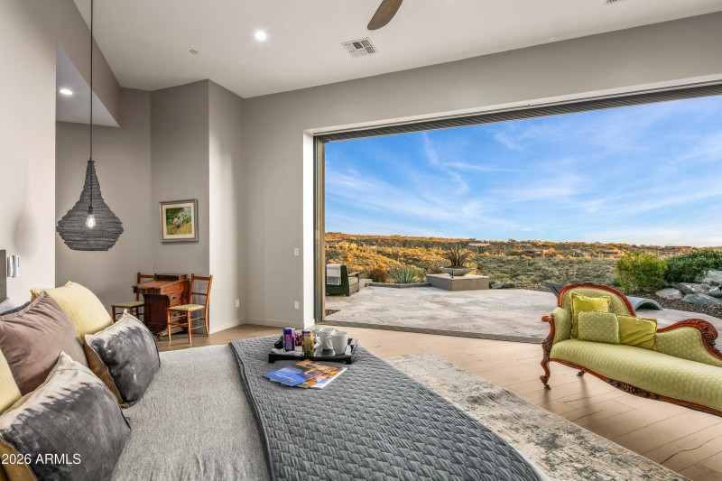 034_SEAMLESS GLASS TRANSITION