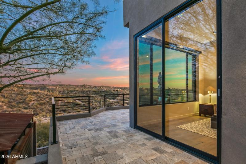 052_CASITE SUITE PATIO PATH