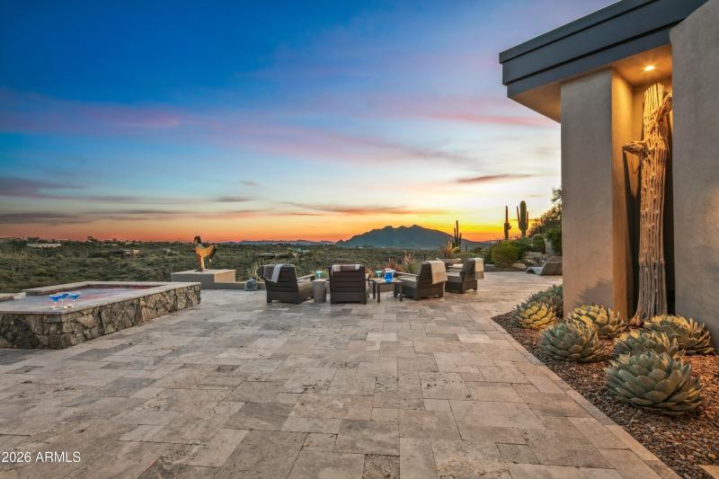 063_PERCHED ABOVE THE VALLEY