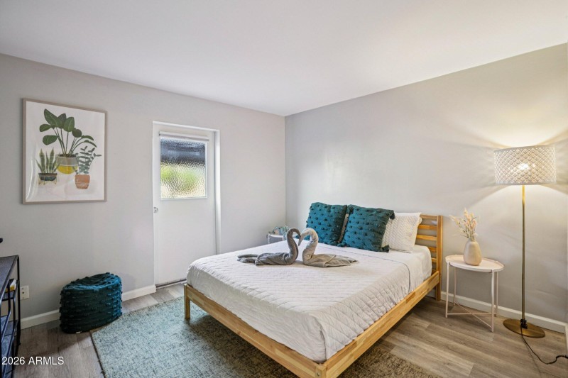 22-web-or-mls-E 4th St 8-S2702-020