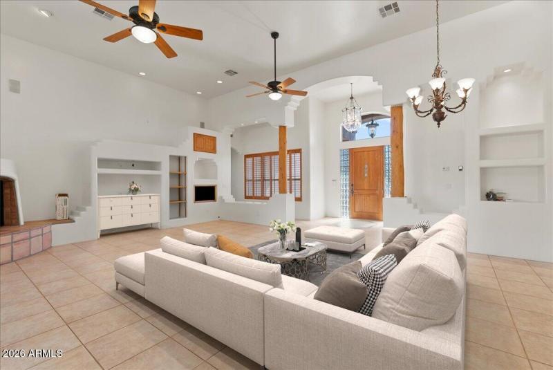 42-DesertSkyREM-13002 W San Juan Ave, Li