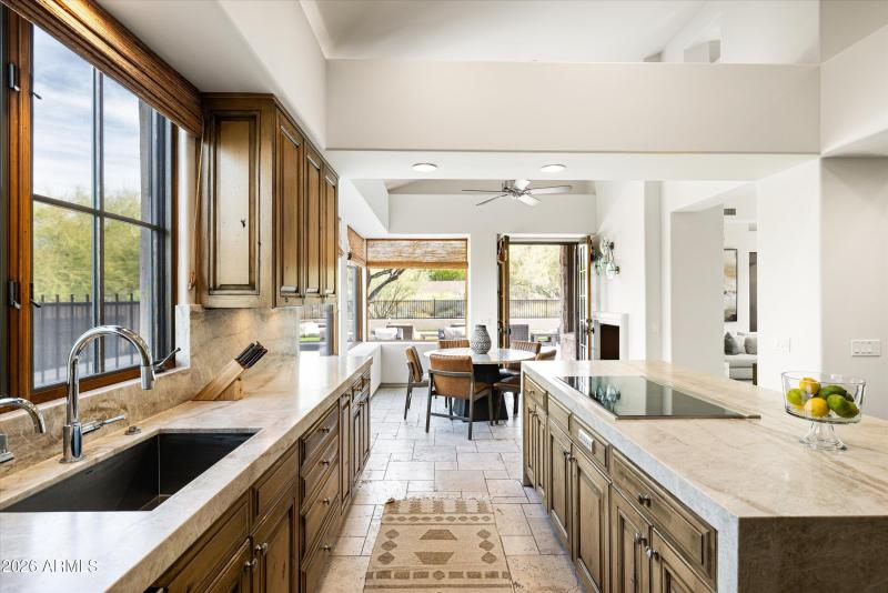 15-10060 E Blue Sky Dr-42_15