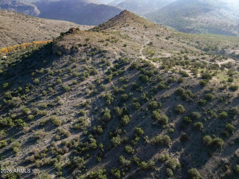 Knoll looking to NE trail